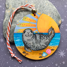 Load image into Gallery viewer, MoonSeals Sunshine Seal Decorations