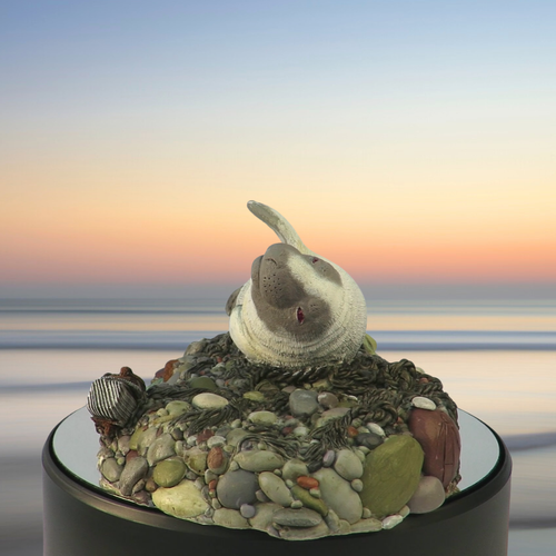 Art - Seal sculpture: Albino Badger