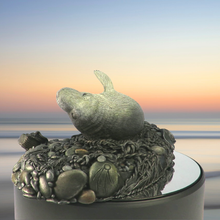 Load image into Gallery viewer, Art - Seal sculpture: Afterglow