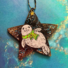 Load image into Gallery viewer, MoonSeals - Seal Star Christmas Decorations