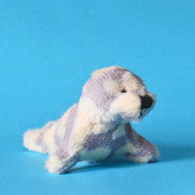 Load image into Gallery viewer, Magnetic Harbour Seal